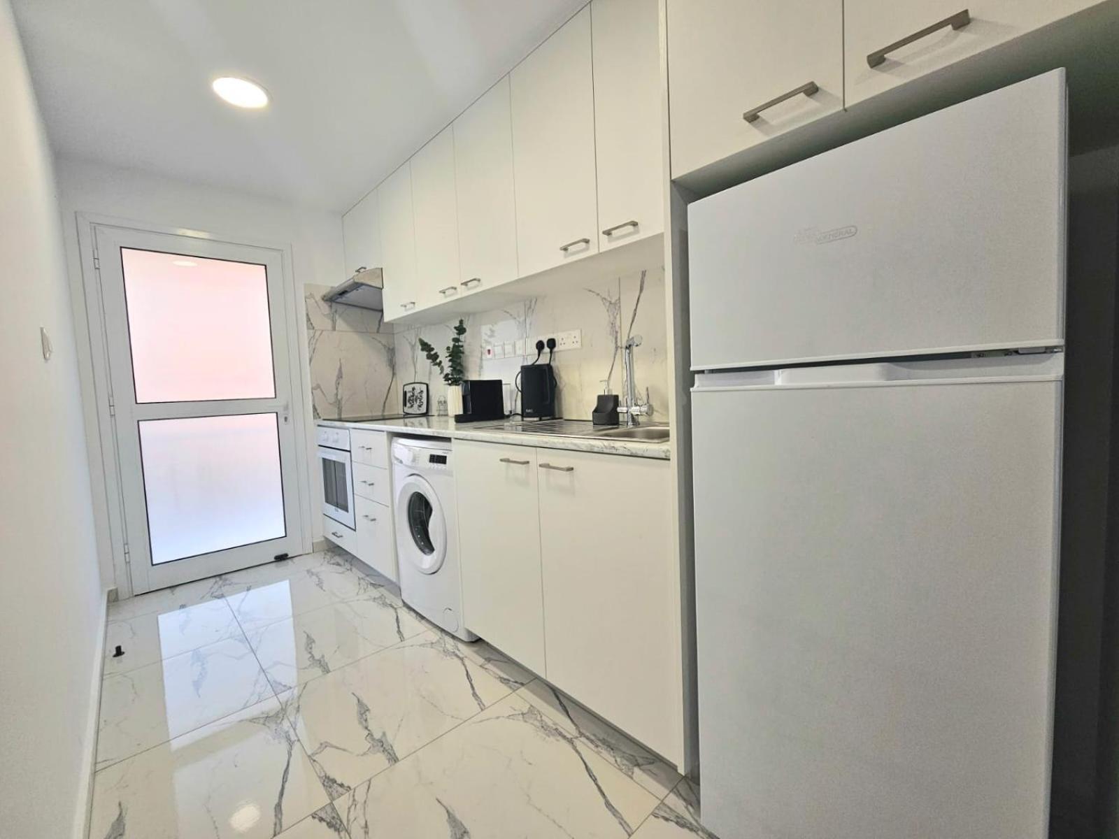 1Bd Beach Apartment Paphos ภายนอก รูปภาพ